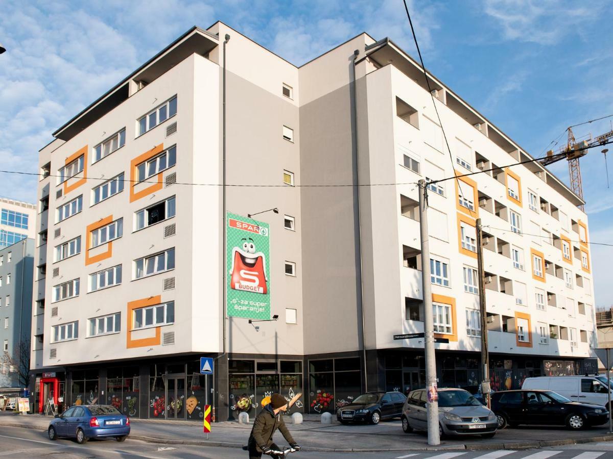 Sauna - Flexible Selfcheckins 6 - Zagreb - Garage - Electric Vehicle Ccharger - Loggia - New - Luxury - Apartments Repinc 6 Eksteriør billede